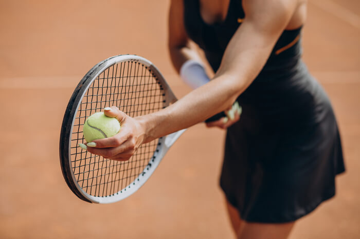 racchetta da tennis immagine in evidenza